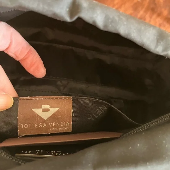 BOTEGA VANETTA nylon handbag.  Black.  6”x13”. Zip closure. Care card. - Picture 5 of 10